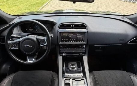 Jaguar F-Pace, 2018 год, 2 300 000 рублей, 8 фотография