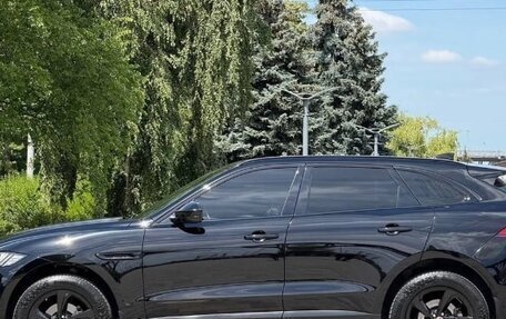 Jaguar F-Pace, 2018 год, 2 300 000 рублей, 2 фотография