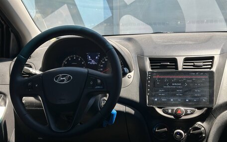 Hyundai Solaris II рестайлинг, 2012 год, 725 000 рублей, 10 фотография