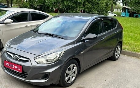 Hyundai Solaris II рестайлинг, 2012 год, 699 000 рублей, 1 фотография