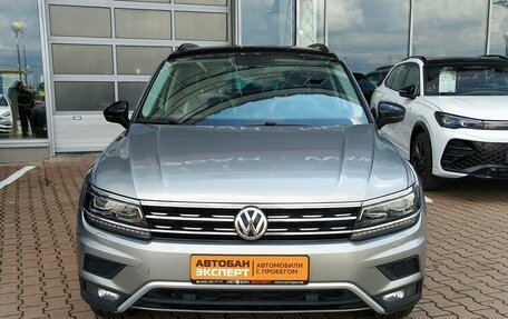 Volkswagen Tiguan II, 2018 год, 2 799 000 рублей, 2 фотография