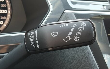 Volkswagen Tiguan II, 2018 год, 2 799 000 рублей, 10 фотография