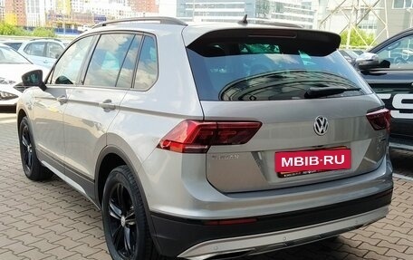 Volkswagen Tiguan II, 2018 год, 2 799 000 рублей, 6 фотография