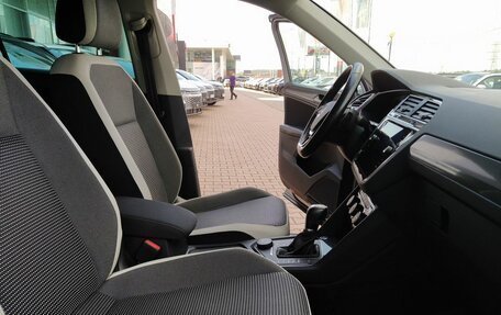 Volkswagen Tiguan II, 2018 год, 2 799 000 рублей, 17 фотография