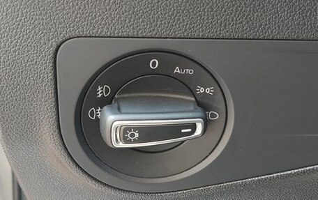 Volkswagen Tiguan II, 2018 год, 2 799 000 рублей, 16 фотография