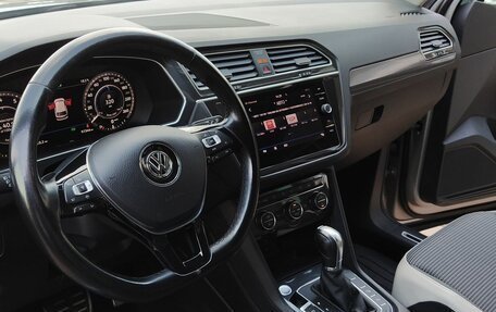 Volkswagen Tiguan II, 2018 год, 2 799 000 рублей, 27 фотография