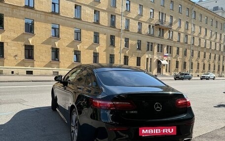 Mercedes-Benz E-Класс, 2017 год, 3 140 000 рублей, 5 фотография