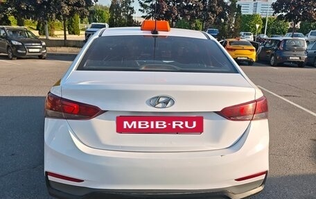 Hyundai Solaris II рестайлинг, 2018 год, 650 000 рублей, 3 фотография
