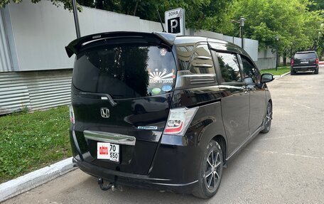 Honda Freed I, 2011 год, 950 000 рублей, 4 фотография