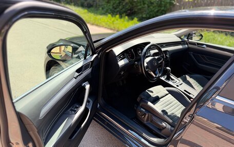 Volkswagen Passat B8 рестайлинг, 2021 год, 2 420 000 рублей, 10 фотография