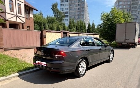Volkswagen Passat B8 рестайлинг, 2021 год, 2 420 000 рублей, 3 фотография