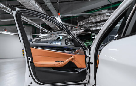 BMW 5 серия, 2020 год, 3 975 000 рублей, 20 фотография