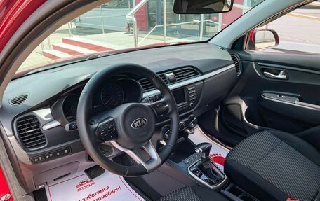 KIA Rio IV, 2018 год, 1 599 000 рублей, 8 фотография