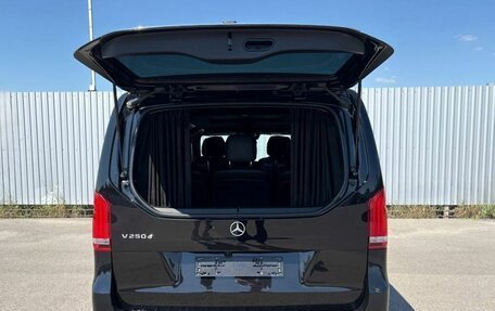 Mercedes-Benz V-Класс, 2018 год, 3 999 900 рублей, 6 фотография