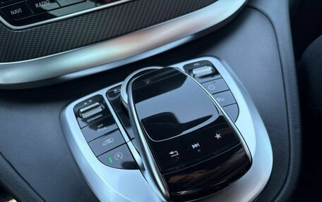Mercedes-Benz V-Класс, 2018 год, 3 999 900 рублей, 21 фотография