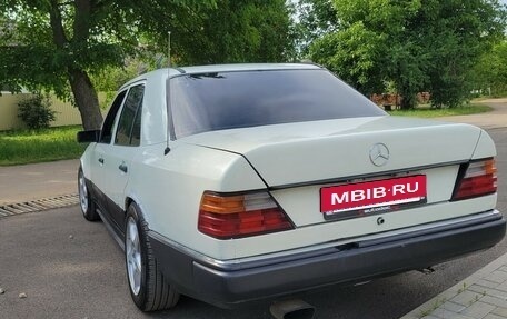 Mercedes-Benz W124, 1985 год, 210 000 рублей, 2 фотография
