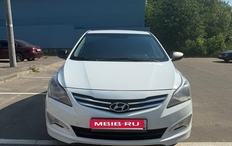 Hyundai Solaris II рестайлинг, 2014 год, 700 000 рублей, 1 фотография