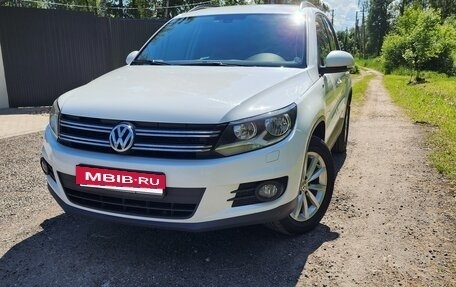Volkswagen Tiguan II, 2016 год, 2 300 000 рублей, 3 фотография