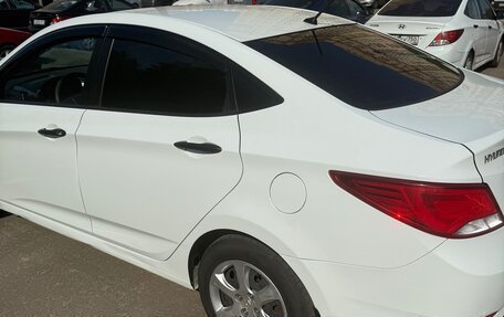 Hyundai Solaris II рестайлинг, 2014 год, 700 000 рублей, 3 фотография