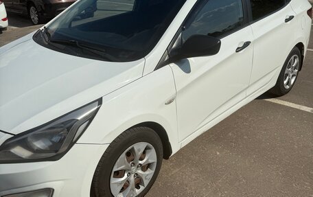 Hyundai Solaris II рестайлинг, 2014 год, 700 000 рублей, 2 фотография
