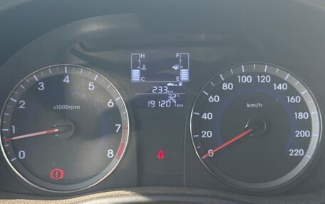 Hyundai Solaris II рестайлинг, 2014 год, 700 000 рублей, 11 фотография