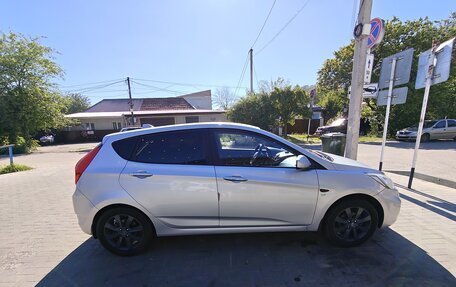 Hyundai Solaris II рестайлинг, 2012 год, 850 000 рублей, 4 фотография