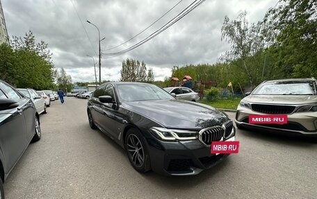 BMW 5 серия, 2023 год, 5 600 000 рублей, 2 фотография