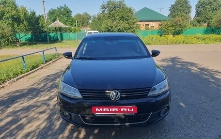 Volkswagen Jetta VI, 2013 год, 640 000 рублей, 2 фотография