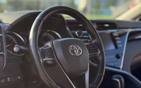 Toyota Camry, 2019 год, 2 100 000 рублей, 10 фотография