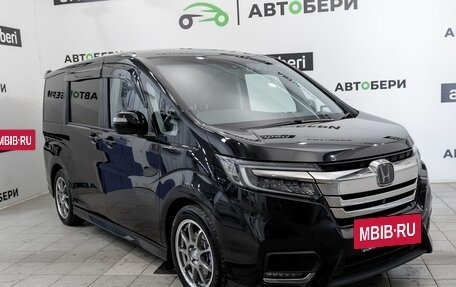 Honda Stepwgn IV, 2018 год, 2 305 000 рублей, 7 фотография