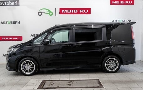 Honda Stepwgn IV, 2018 год, 2 305 000 рублей, 2 фотография