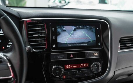 Mitsubishi Outlander III рестайлинг 3, 2019 год, 1 890 000 рублей, 9 фотография