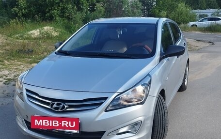 Hyundai Solaris II рестайлинг, 2015 год, 770 000 рублей, 4 фотография
