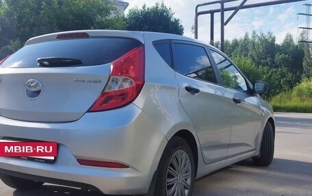 Hyundai Solaris II рестайлинг, 2015 год, 770 000 рублей, 2 фотография