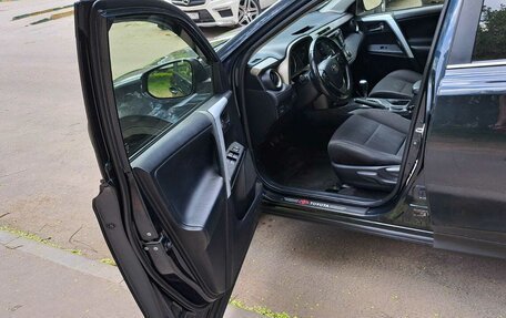 Toyota RAV4, 2015 год, 1 650 000 рублей, 13 фотография