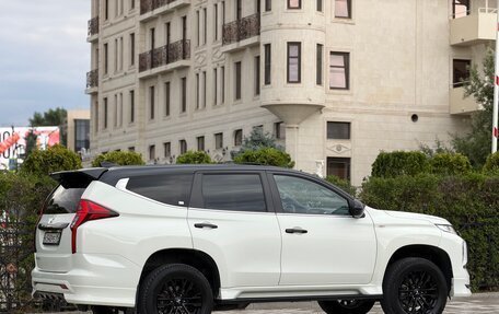 Mitsubishi Montero Sport, 2022 год, 3 850 000 рублей, 5 фотография