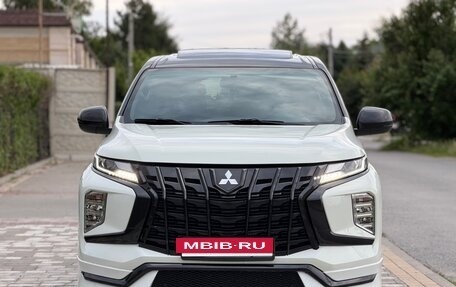 Mitsubishi Montero Sport, 2022 год, 3 850 000 рублей, 7 фотография