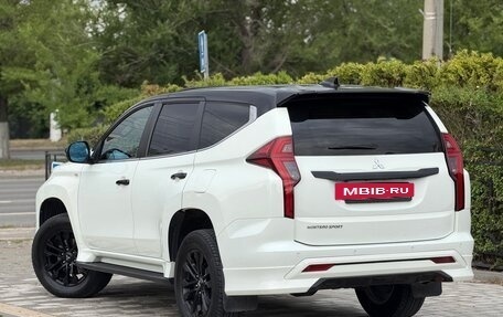 Mitsubishi Montero Sport, 2022 год, 3 850 000 рублей, 2 фотография