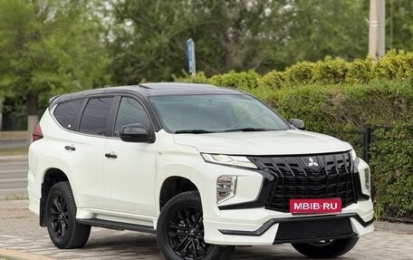 Mitsubishi Montero Sport, 2022 год, 3 850 000 рублей, 6 фотография