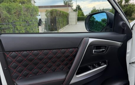 Mitsubishi Montero Sport, 2022 год, 3 850 000 рублей, 12 фотография