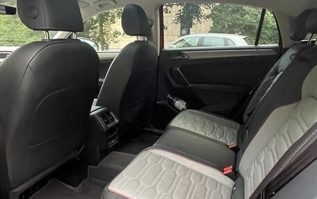 Volkswagen Tiguan II, 2020 год, 3 700 000 рублей, 17 фотография