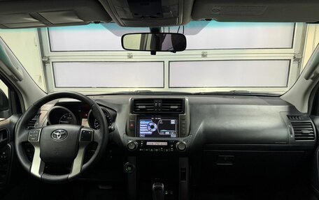 Toyota Land Cruiser Prado 150 рестайлинг 2, 2011 год, 2 675 000 рублей, 20 фотография