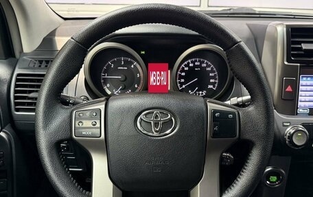Toyota Land Cruiser Prado 150 рестайлинг 2, 2011 год, 2 675 000 рублей, 11 фотография
