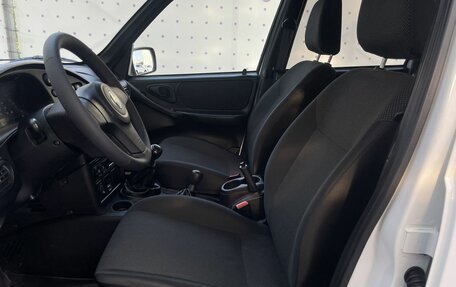Chevrolet Niva I рестайлинг, 2019 год, 830 000 рублей, 11 фотография