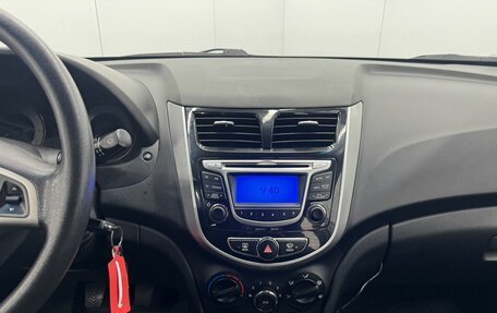 Hyundai Solaris II рестайлинг, 2013 год, 910 000 рублей, 16 фотография
