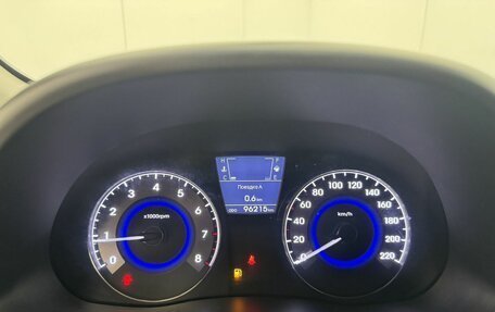 Hyundai Solaris II рестайлинг, 2013 год, 910 000 рублей, 17 фотография