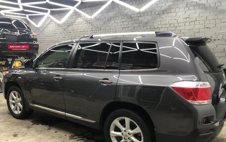 Toyota Highlander III, 2013 год, 2 080 000 рублей, 3 фотография