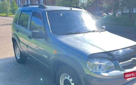 Chevrolet Niva I рестайлинг, 2010 год, 580 000 рублей, 3 фотография