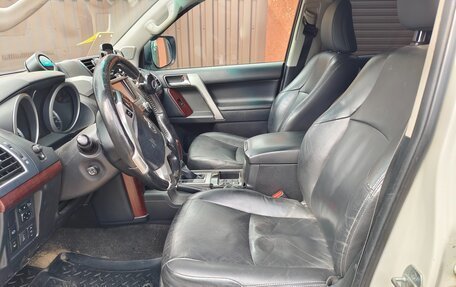 Toyota Land Cruiser Prado 150 рестайлинг 2, 2014 год, 3 000 000 рублей, 9 фотография