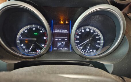 Toyota Land Cruiser Prado 150 рестайлинг 2, 2014 год, 3 000 000 рублей, 10 фотография